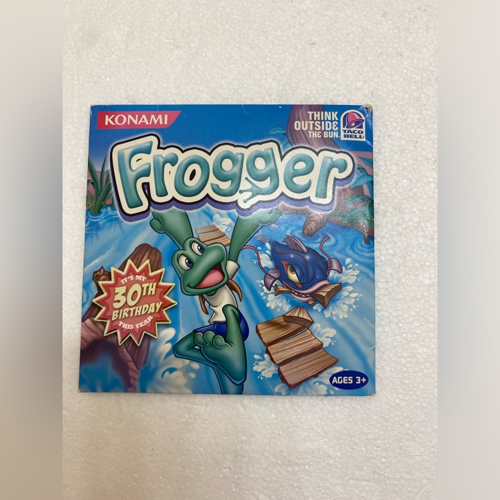 Frogger (2004) PC Game KONAMI 30th Birthday Taco Bell Cardboard Sleeve